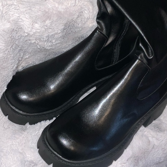 Black Over-the-Knee Boots - Picture 4 of 9